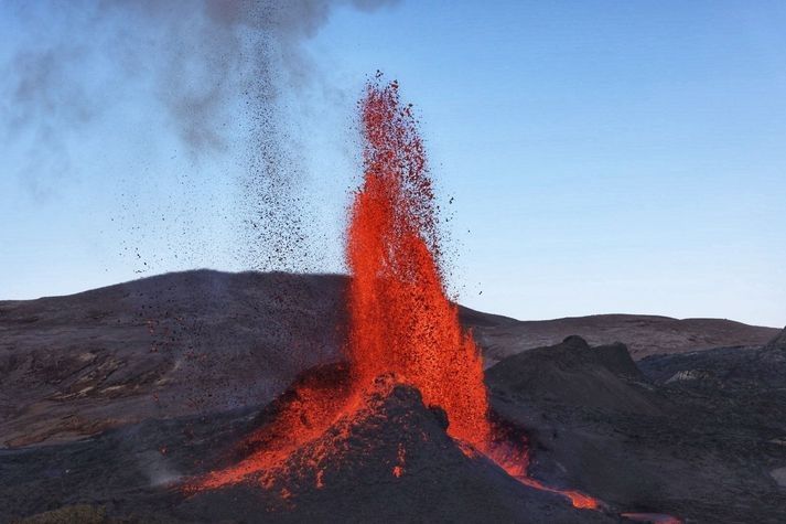 चित्र:Lava-flow-3.jpg