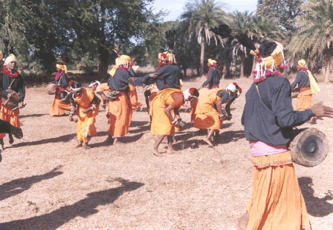 चित्र:Kakshar-Dance.gif