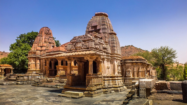 File:Sas-Bahu-Temple-6.jpg