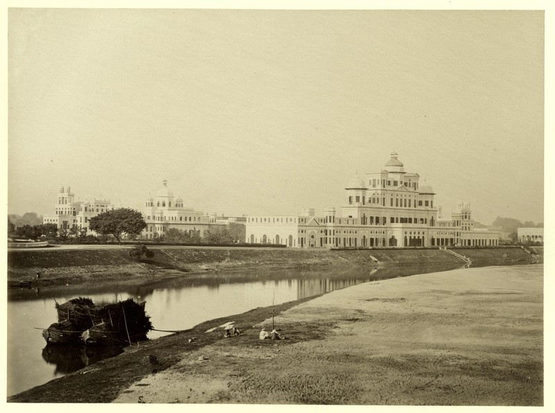 File:Chattar-Manzil-Lucknow.jpg