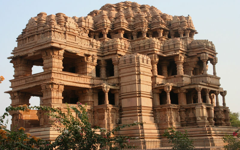 File:Saas-Bhau-Temple-Gwalior-10.jpg