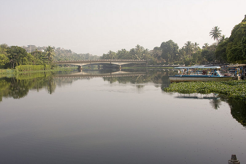 File:Veli-Tourist-Village.jpg