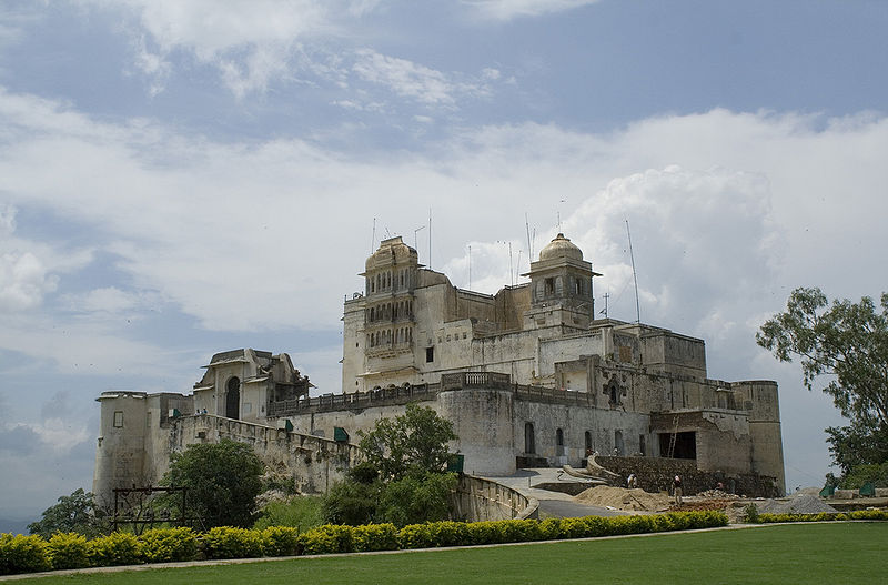 File:Monsoon-Palace.jpg