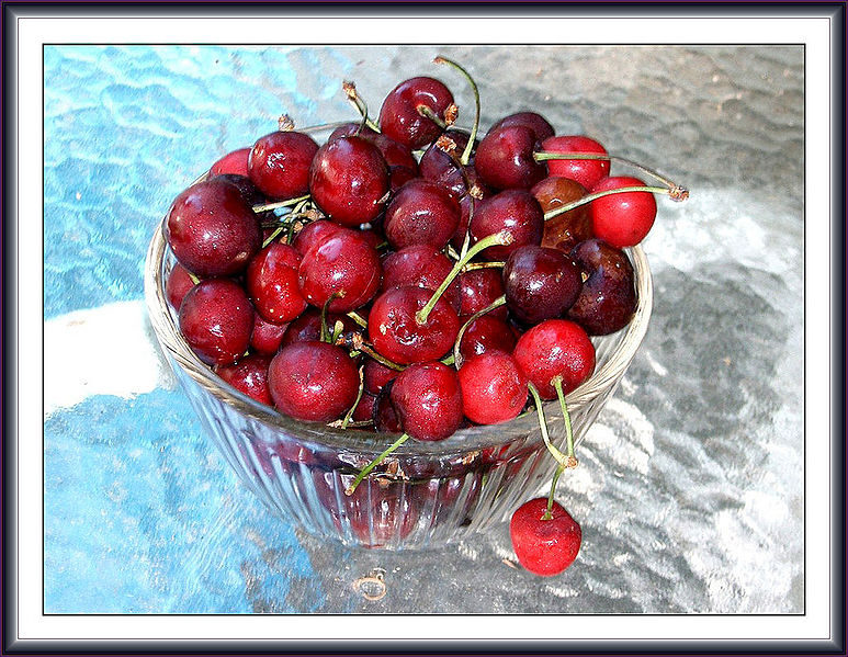 File:Cherries.jpg