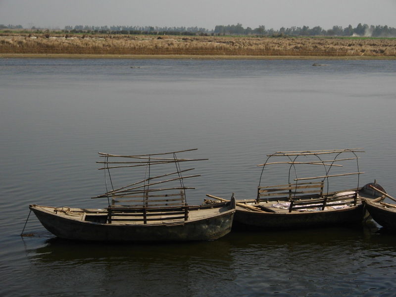 File:Boats-at-Bithoor.jpg