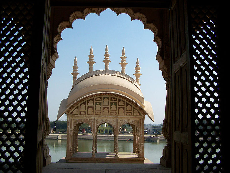 File:Kusum-Sarovar-5.jpg