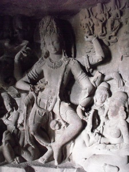 File:A-Statue-in-Ellora-Caves-1.jpg