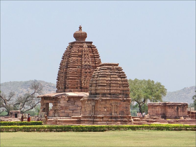 File:Temple-in-Pattadakal.jpg