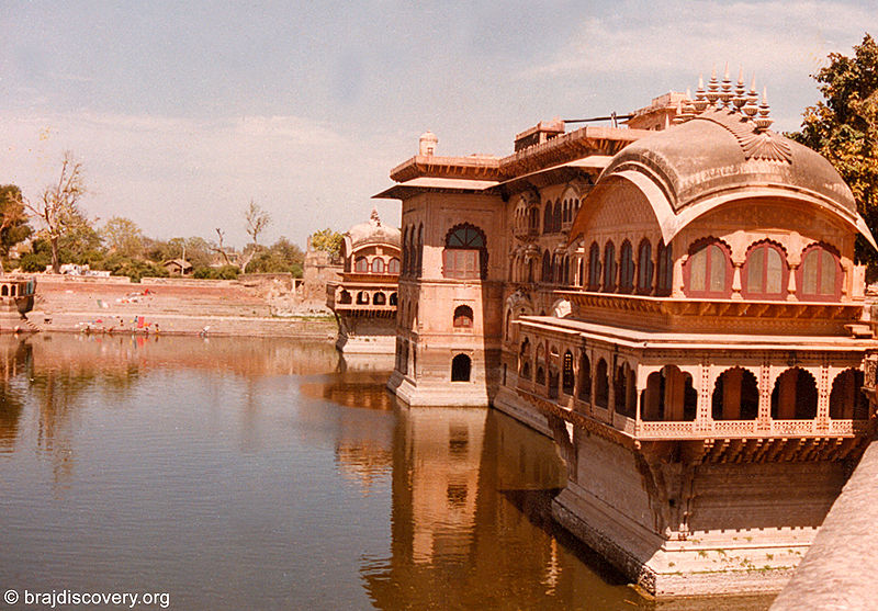 File:Jal-Mahal-Deeg-2.jpg