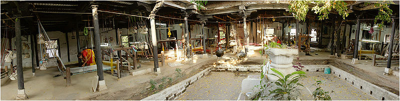 File:Women-at-work-180°-Panorama-Maheshwar.jpg