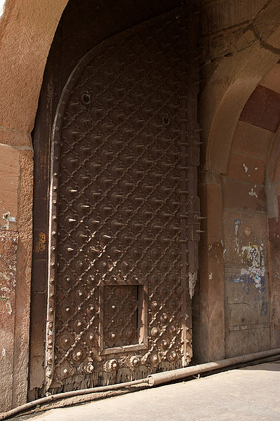 File:Iron-Fort-Gate-Bharatpur.jpg