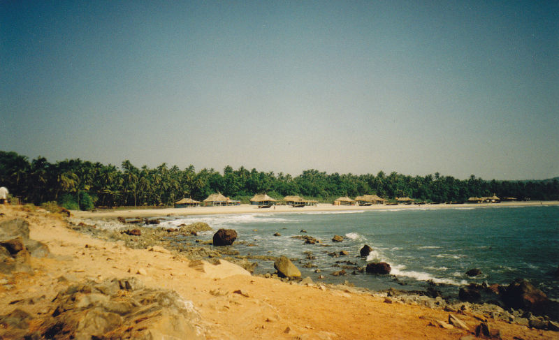 File:Arambol Beach-2.jpg