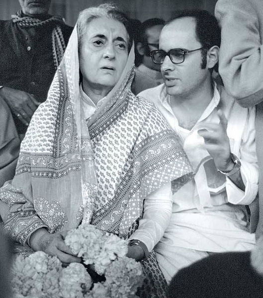 File:Indira-Gandhi-and-Sanjay-Gandhi.jpg