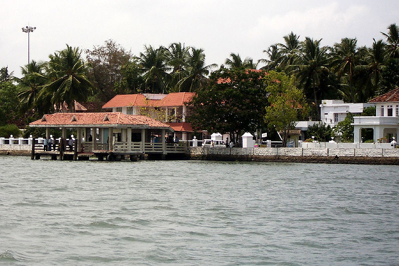 File:Willingdon-Island-Cochin.jpg
