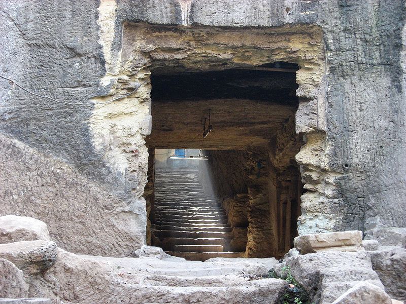 File:Jogeshwari-Cave-Mumbai.jpg