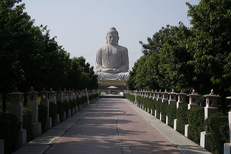 File:Buddha-Statue-Bodhgaya-Bihar.jpg