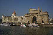 Gateway-Of-India-And-Taj-Mahal-Hotel.jpg