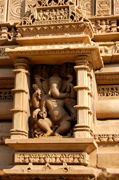 File:Lakshmana-Temple-Khajuraho-9.jpg