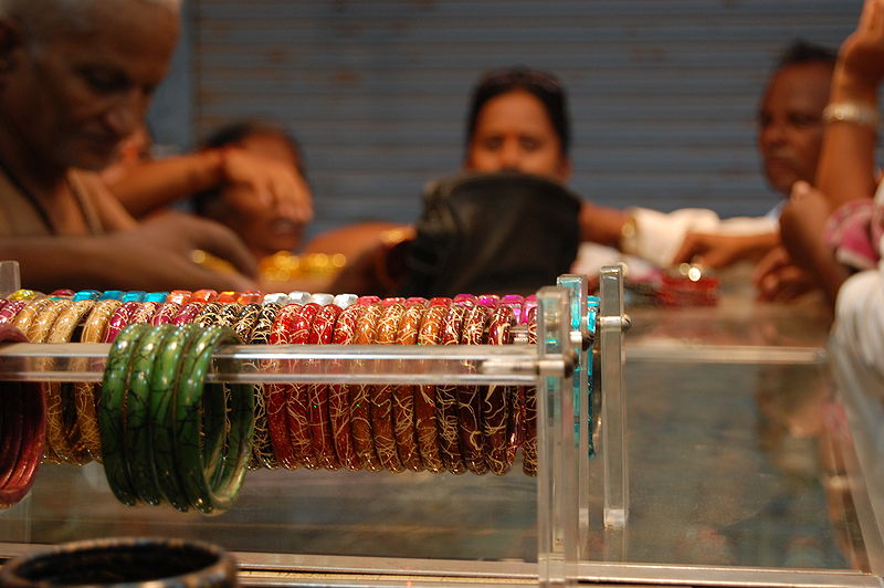 File:Bangles-Varanasi.jpg