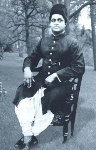 File:Deenanath-Mangeshkar-1.jpg