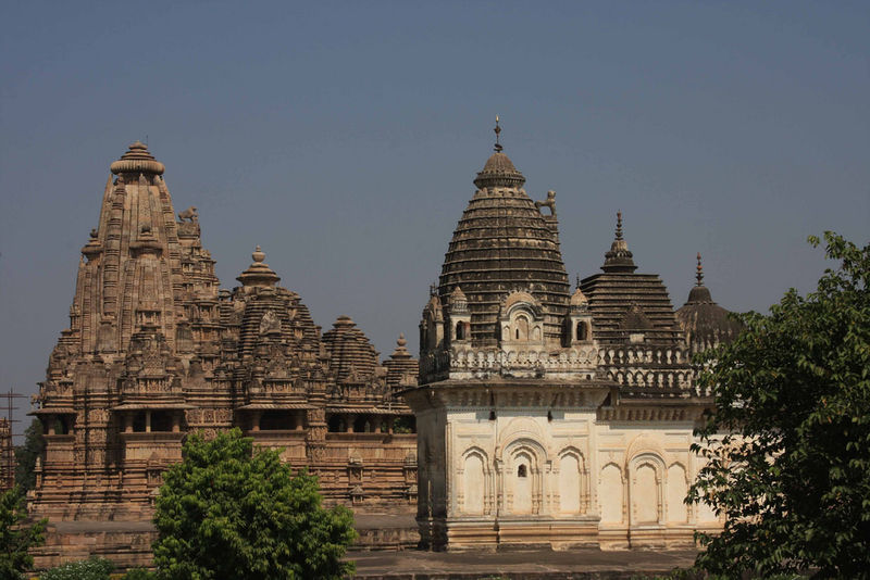 File:Vishwanath-Temple-2.jpg