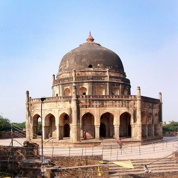 File:Tomb-of-Adham-Khan.jpg