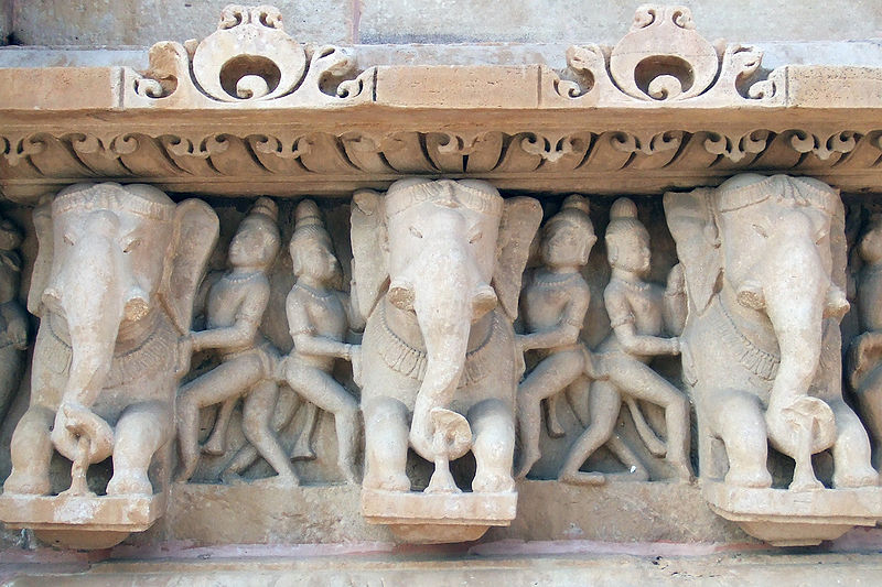 File:Kandariya-Temple-Khajuraho-3.jpg
