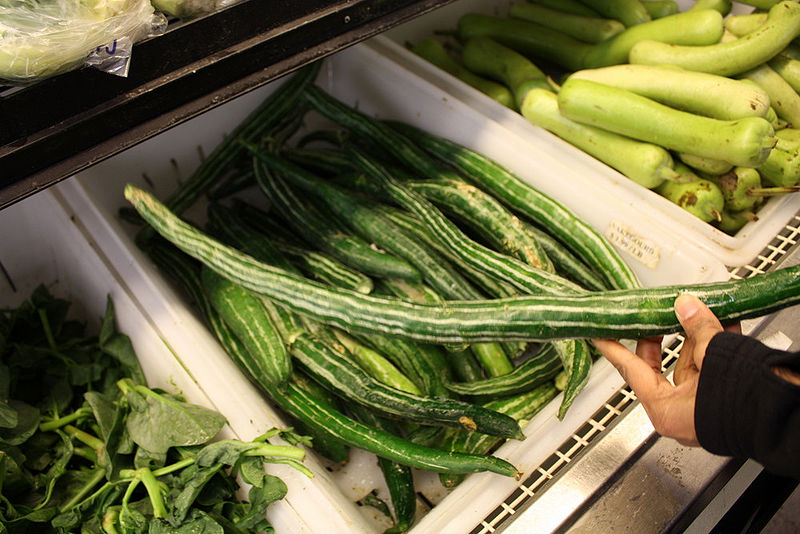 File:Snake-Gourd-2.jpg