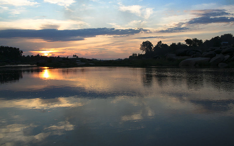 File:Tungabhadra-River-4.jpg