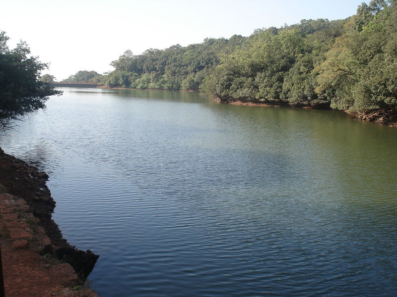 चित्र:Charlotte-Lake-Matheran.jpg