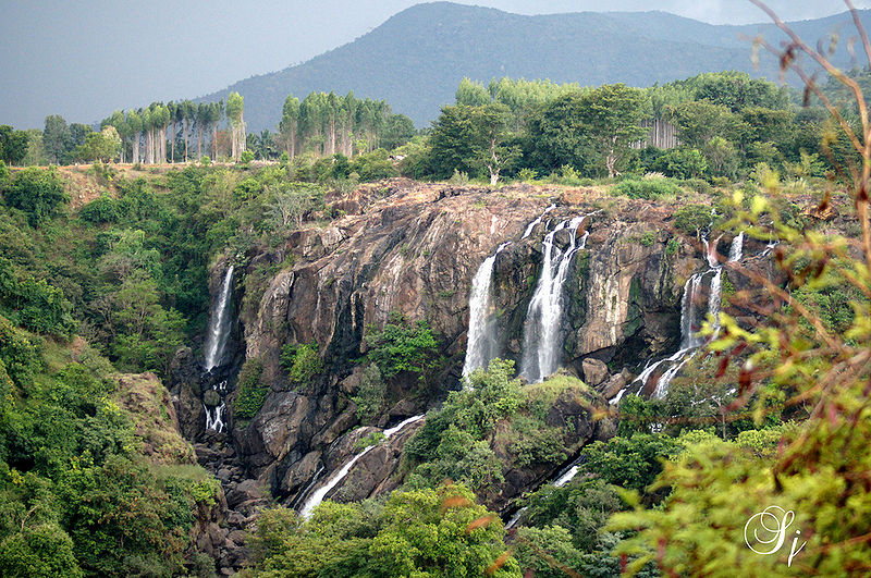 File:Shivanasamudra-Falls-2.jpg