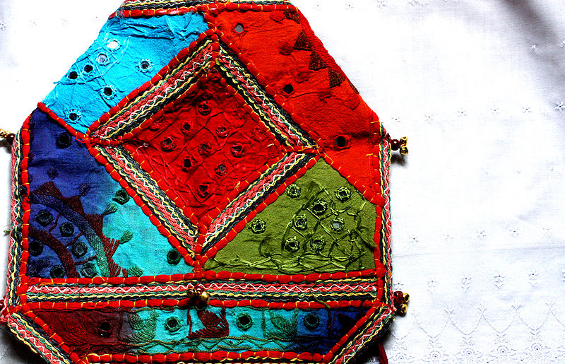 File:Handicraft-Gujarat.jpg