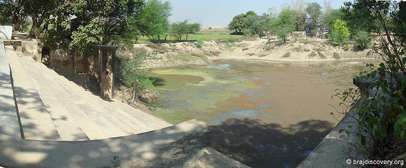 File:Shree-Kund-Kamyavan-Kama-2.jpg