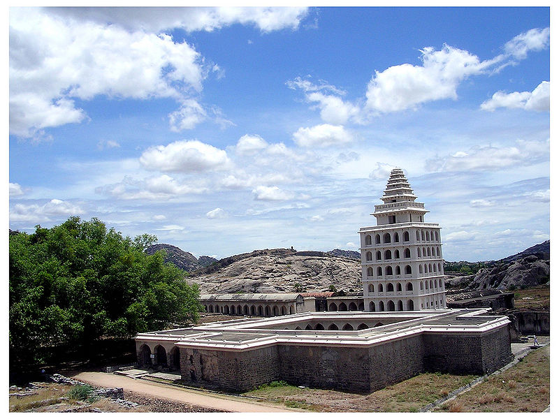 File:Gingee-Fort-2.jpg