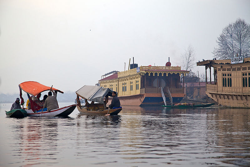 File:Nagin-Lake-3.jpg