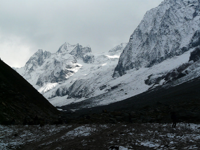 File:Thajiwas-Glacier-Sonamarg.jpg