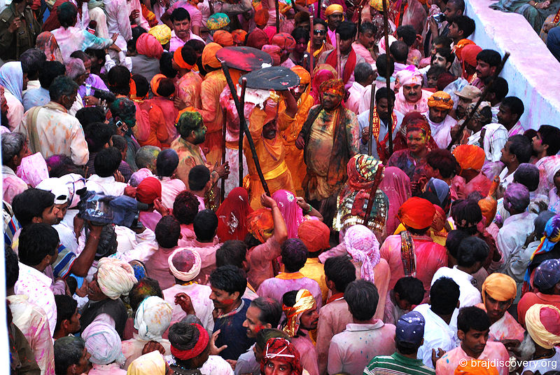 File:Lathmar-Holi-Barsana-Mathura-18.jpg