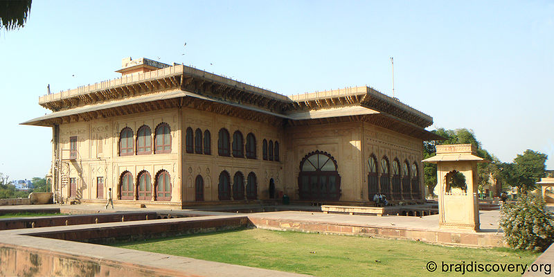 File:Deeg-Mahal-Deeg-Bharatpur-1.jpg