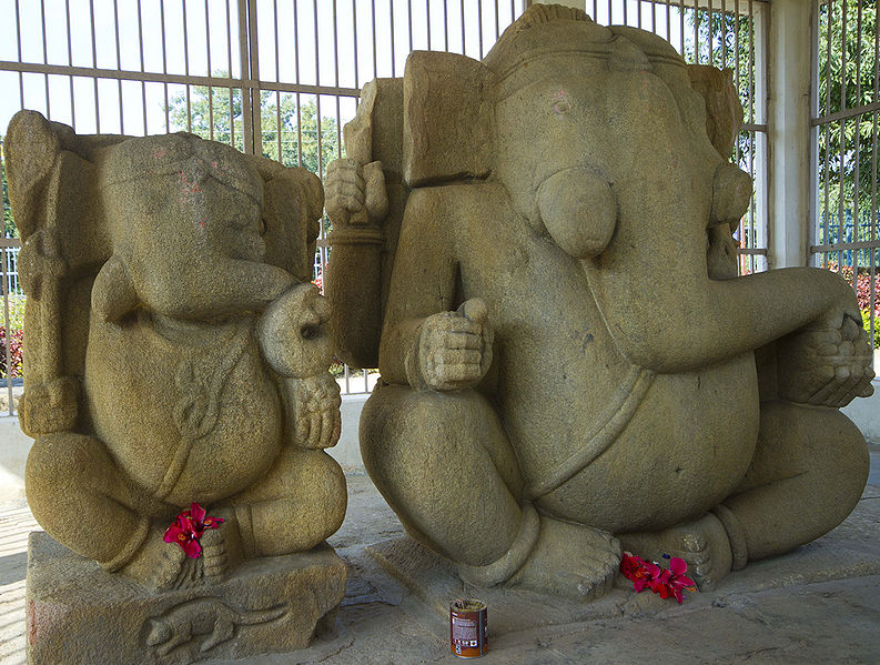 File:Ganesh-Temple-Barsur.jpg