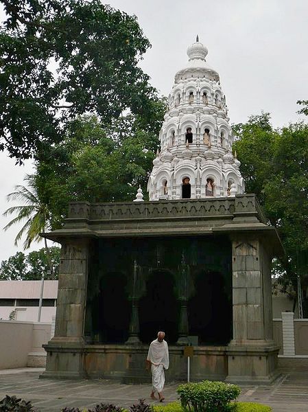 File:Sangli-Temple.jpg