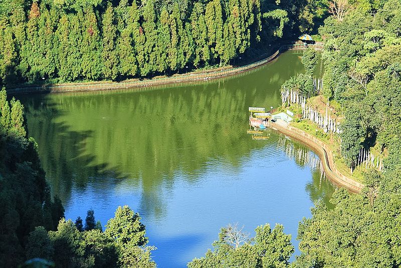 चित्र:Aritar-Lake.jpg