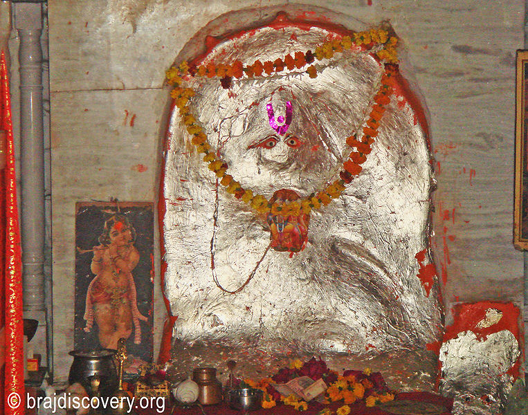 File:Luteriya-Hanuman-Vrindavan-1.jpg