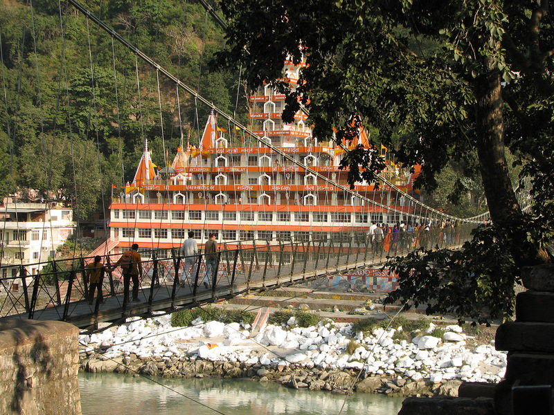 File:Lakshman-Jhula-4.jpg