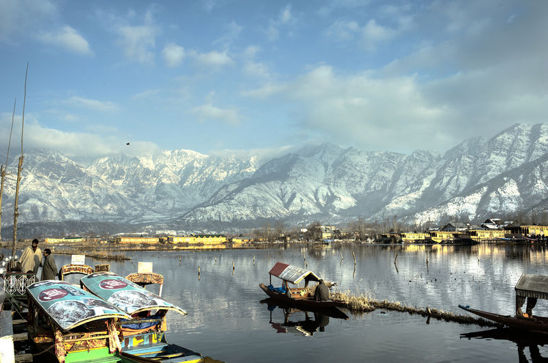 File:Dal Lake-10.jpg