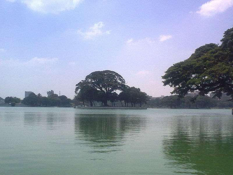 File:Ulsoor-Lake-Bangalore.jpg