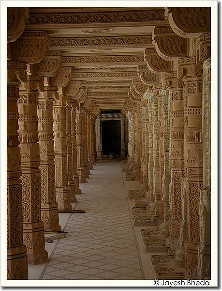 File:Bhadreshwar-Jain-Temple-Kutch.jpg