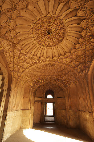File:Interior-of-Safdarjung's-Tomb.jpg