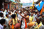 गुरु पूर्णिमा पर चैतन्य वैष्णव संघ के श्रृध्दालु, गोवर्धन, मथुरा Devotees Of Chetanya Vaishnav Group On Guru Purnima, Govardhan, Mathura