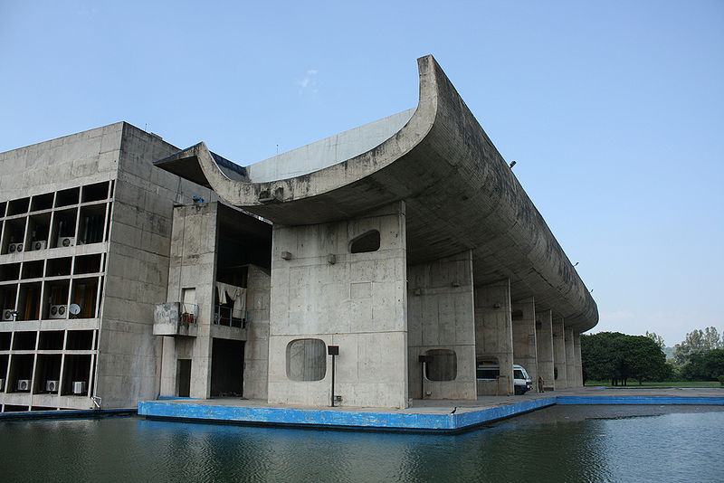File:Le-Corbusier's-Assembly-Chandigarh.jpg