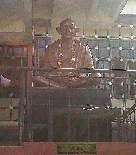 File:Gandhistatue.jpg